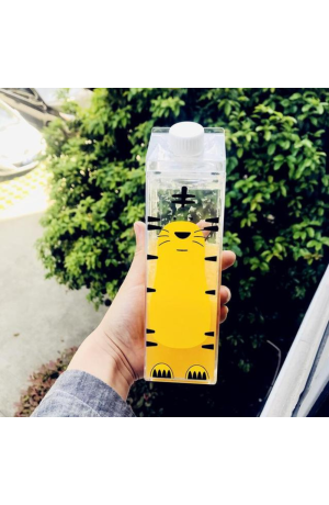 Garrafa Plástica em Forma de Caixa de Leite 500ml  Decorada 